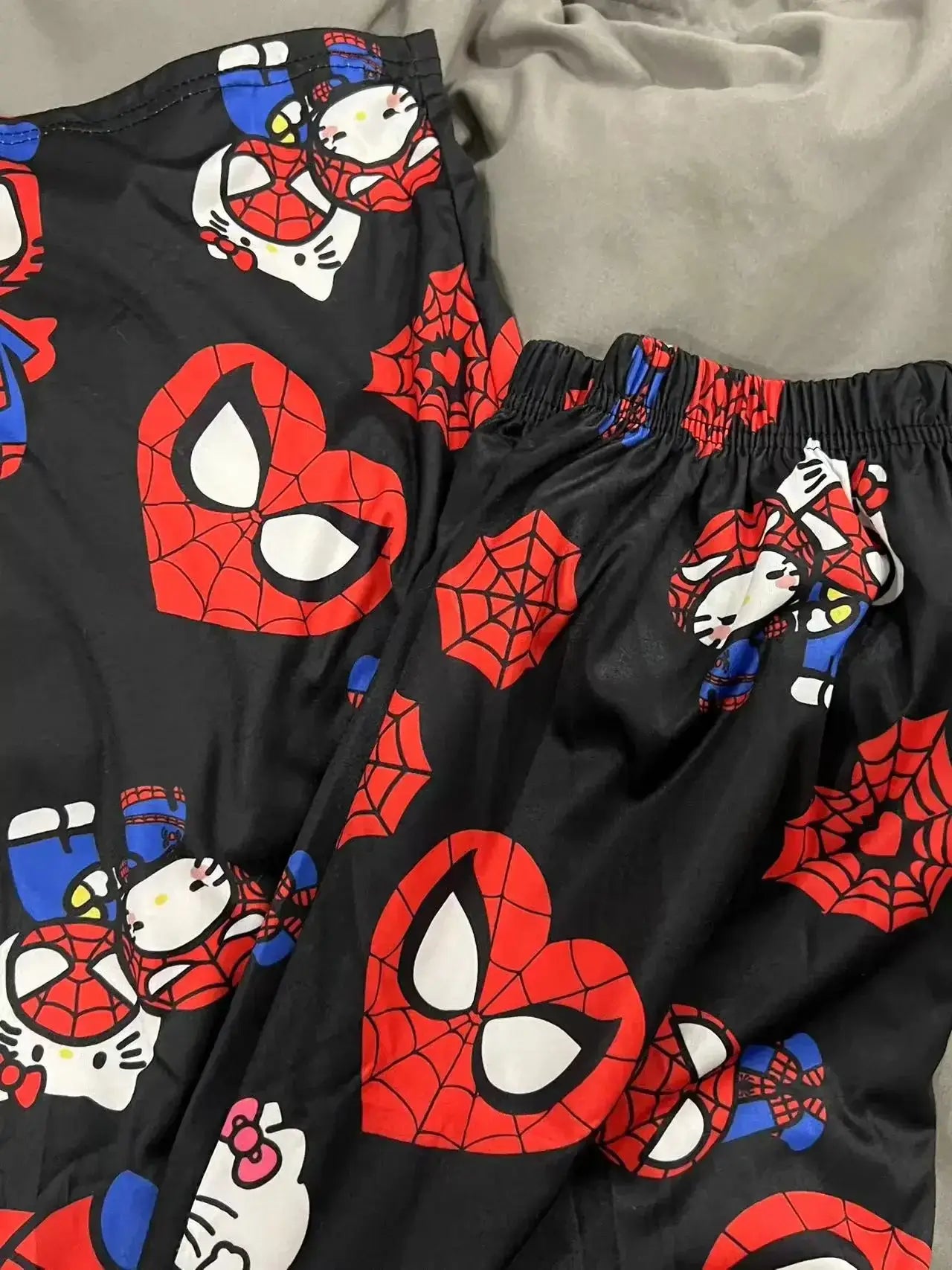 Calça Homem-Aranha e Hello Kitty Pijama