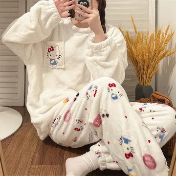 Pijama Feminino Hello Kitty Comfort Peluciado To Com Sono Pijamas