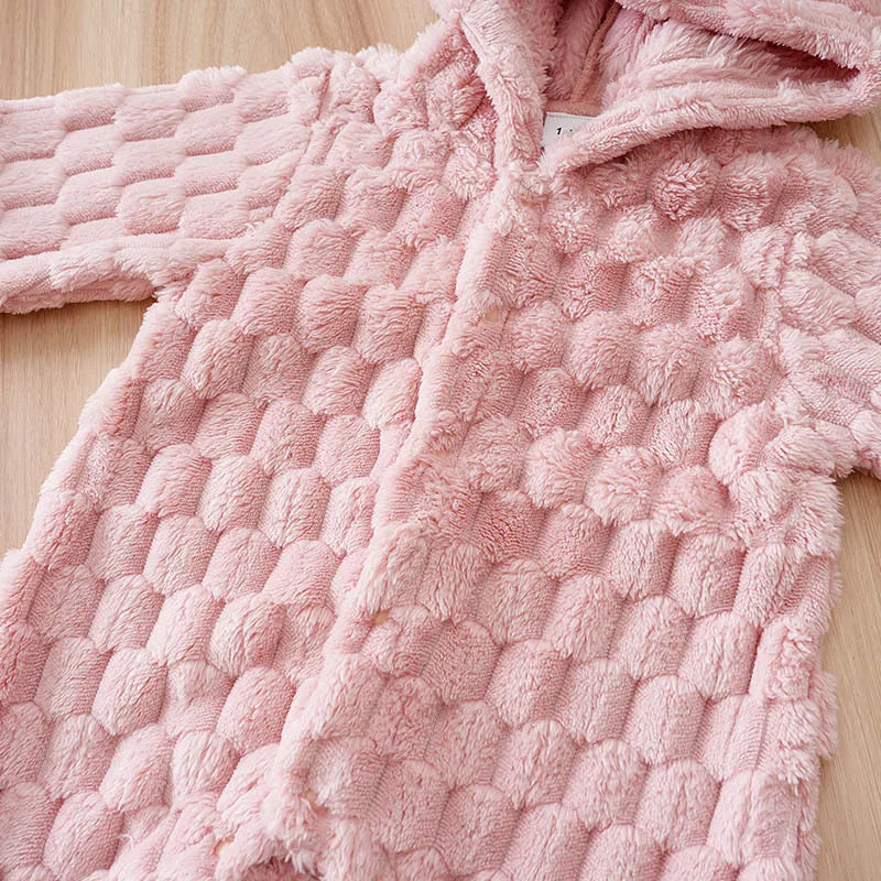 Macacão Bebê Menina Rosa com Capuz detalhe 4 Raizza Kids