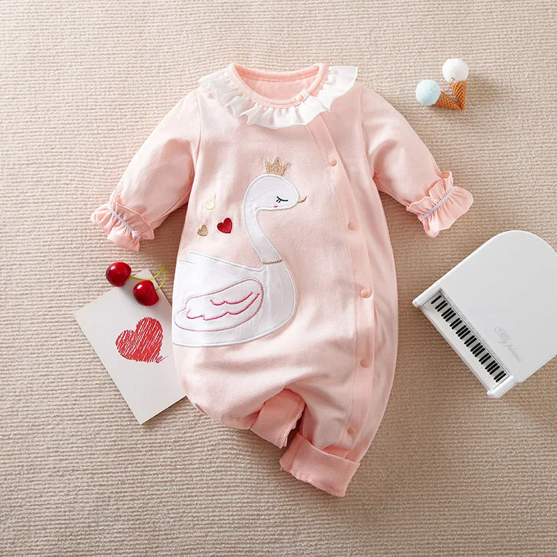 Macacão Bebê Menina Cisne Bordado cor Rosa tamanho 3 a 6 meses Raizza Kids