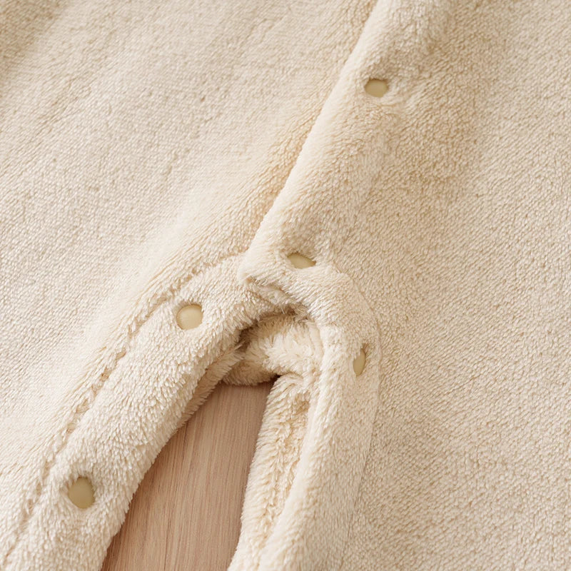 Macacão Bebê Inverno Urso Bege com Capuz detalhe 5 Raizza Kids