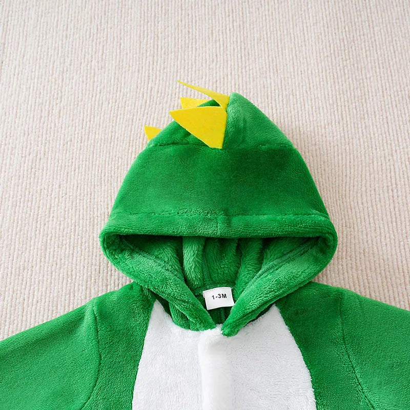 Macacão Bebê Inverno Crocodilo em Flanela detalhe 3 Raizza Kids