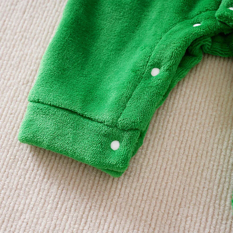 Macacão Bebê Inverno Crocodilo em Flanela detalhe 6 Raizza Kids