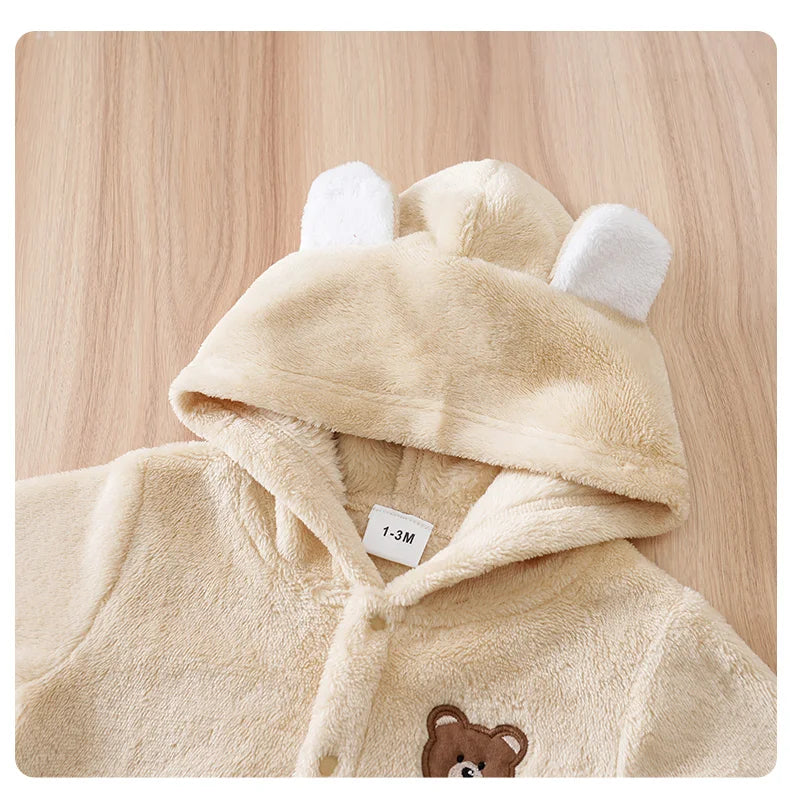Macacão Bebê Inverno Urso Bege com Capuz detalhe 9 Raizza Kids