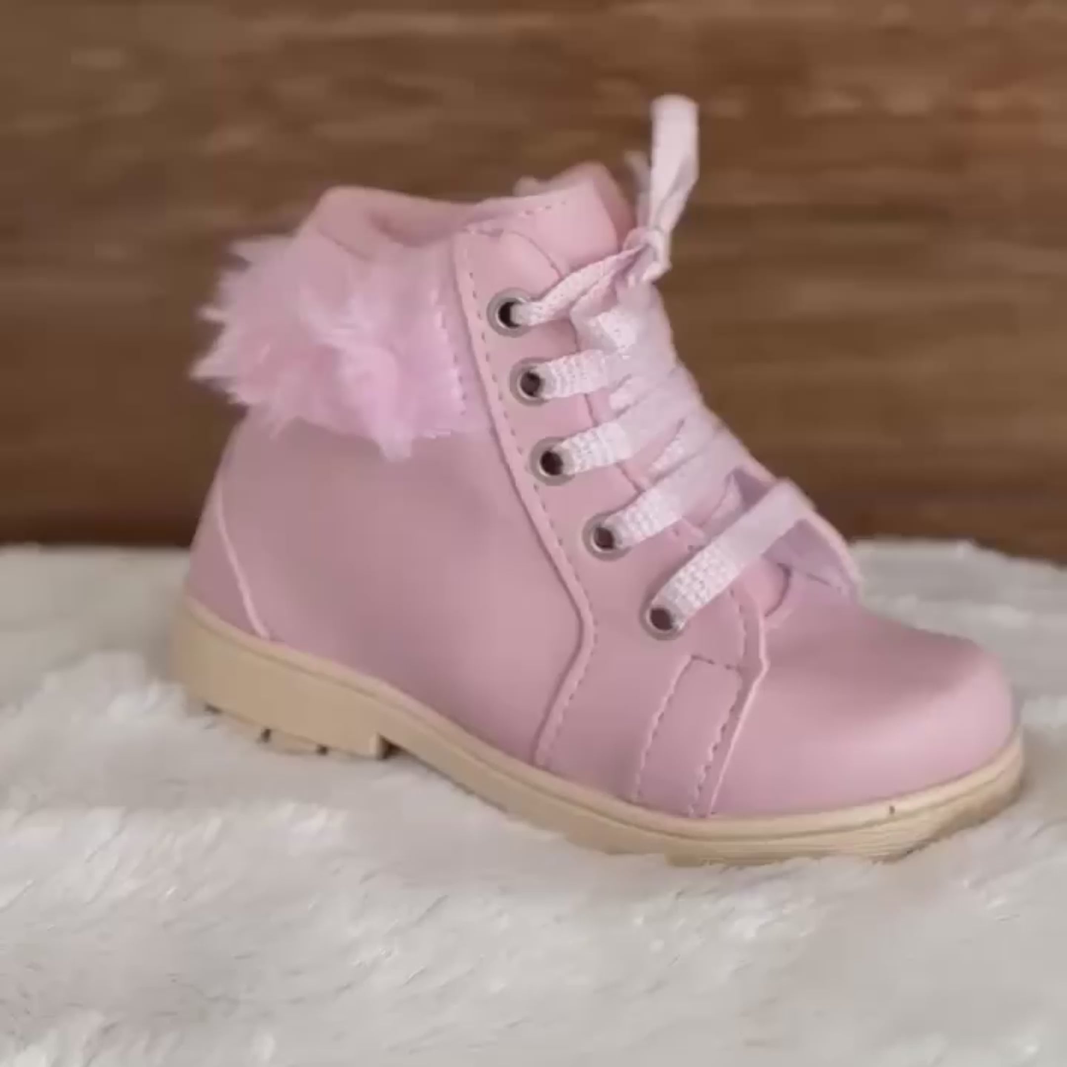 Bota Infantil Feminina Peluciada Estilosa Confortável Bloguerinha