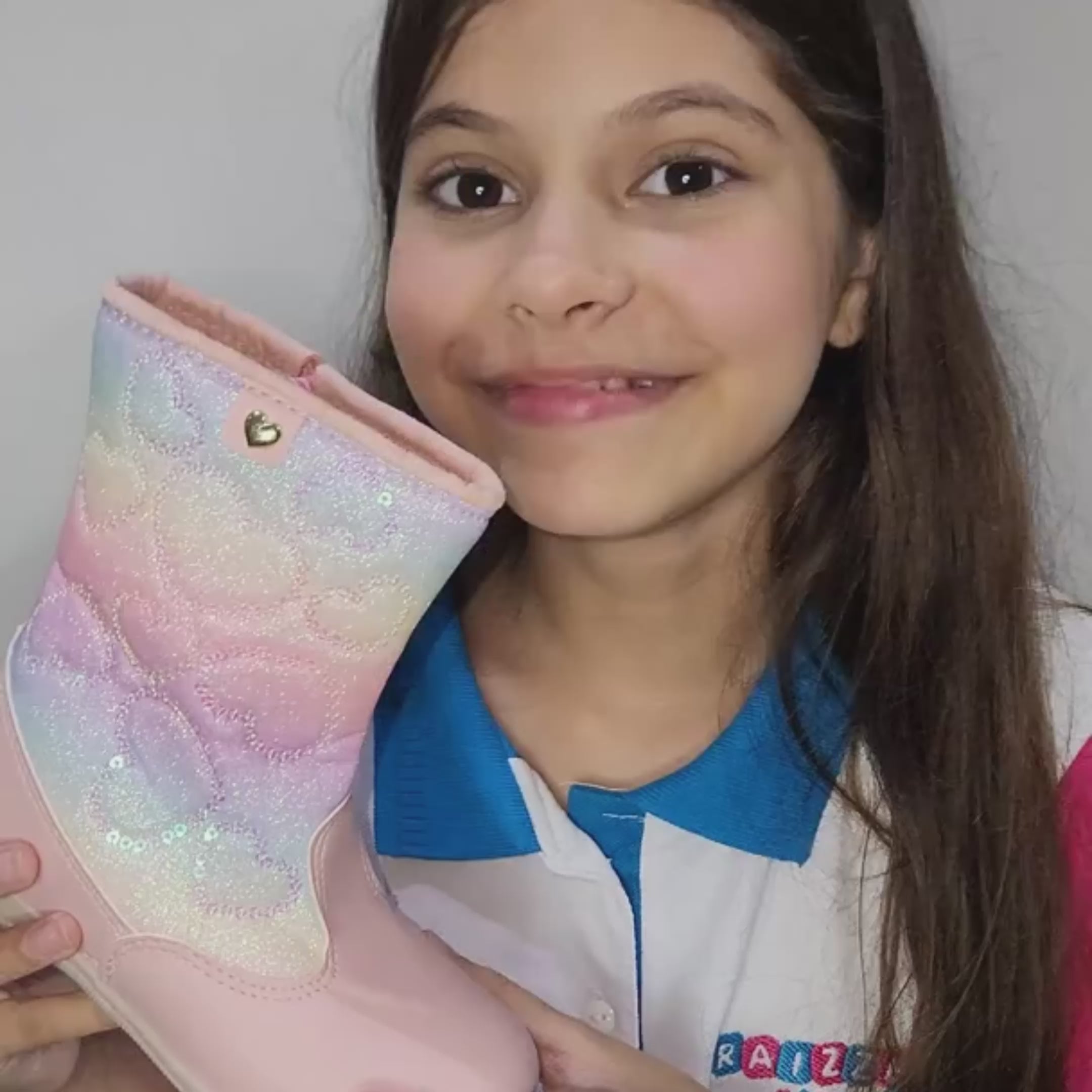 Bota Infantil Feminina de Couro com Coração